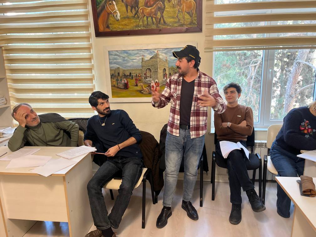 Sumqayıt Teatrında “Gəlinlərin savaşı” hazırlanır