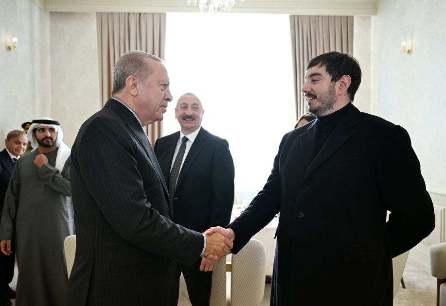 Zəfərin 5 ili: Bakıda hərbi parad keçirildi (YENİLƏNİB)