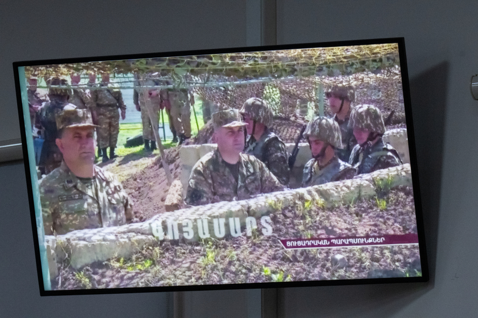 Məhkəmədə hərbi cinayətlərdə təqsirləndirilən erməniəsilli şəxslərlə bağlı sübutlar elan olundu (FOTO)
