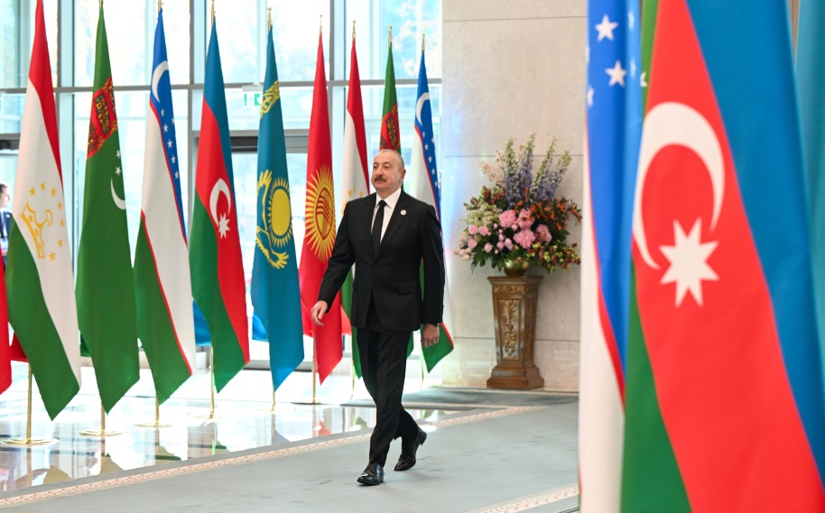 Prezident Məşvərət Görüşünün iclasında çıxış etdi (YENİLƏNİR)