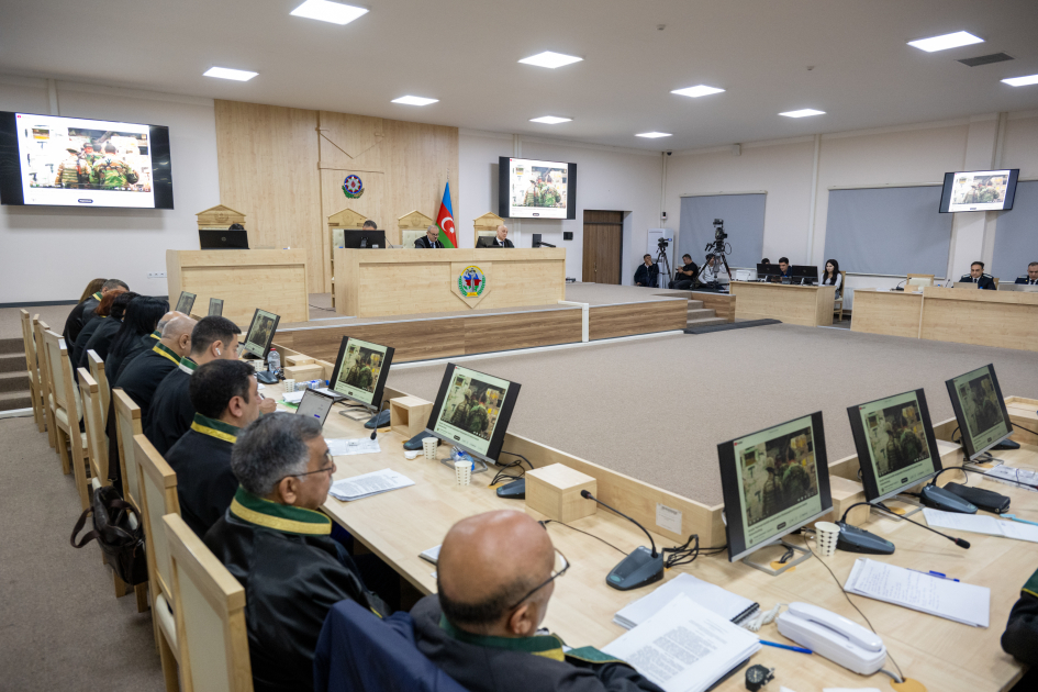 Məhkəmədə hərbi cinayətlərdə təqsirləndirilən erməniəsilli şəxslərlə bağlı sübutlar elan olundu (FOTO)