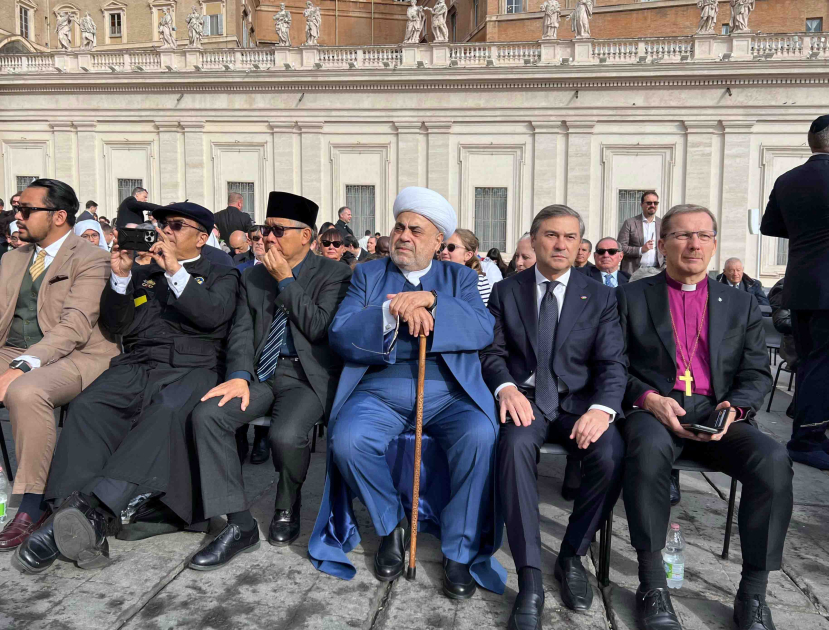 Şeyxülislam Roma Papası ilə görüşdü (FOTO)