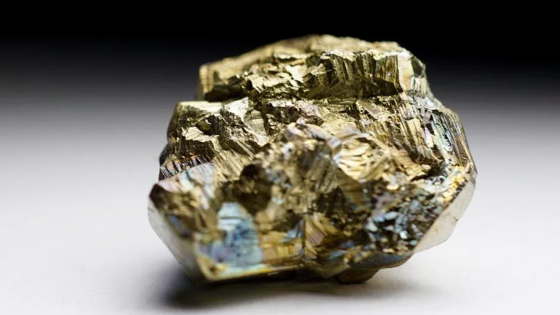 Ucuz metal detektoru ilə nəhəng qızıl külçəsi tapdı (FOTO)