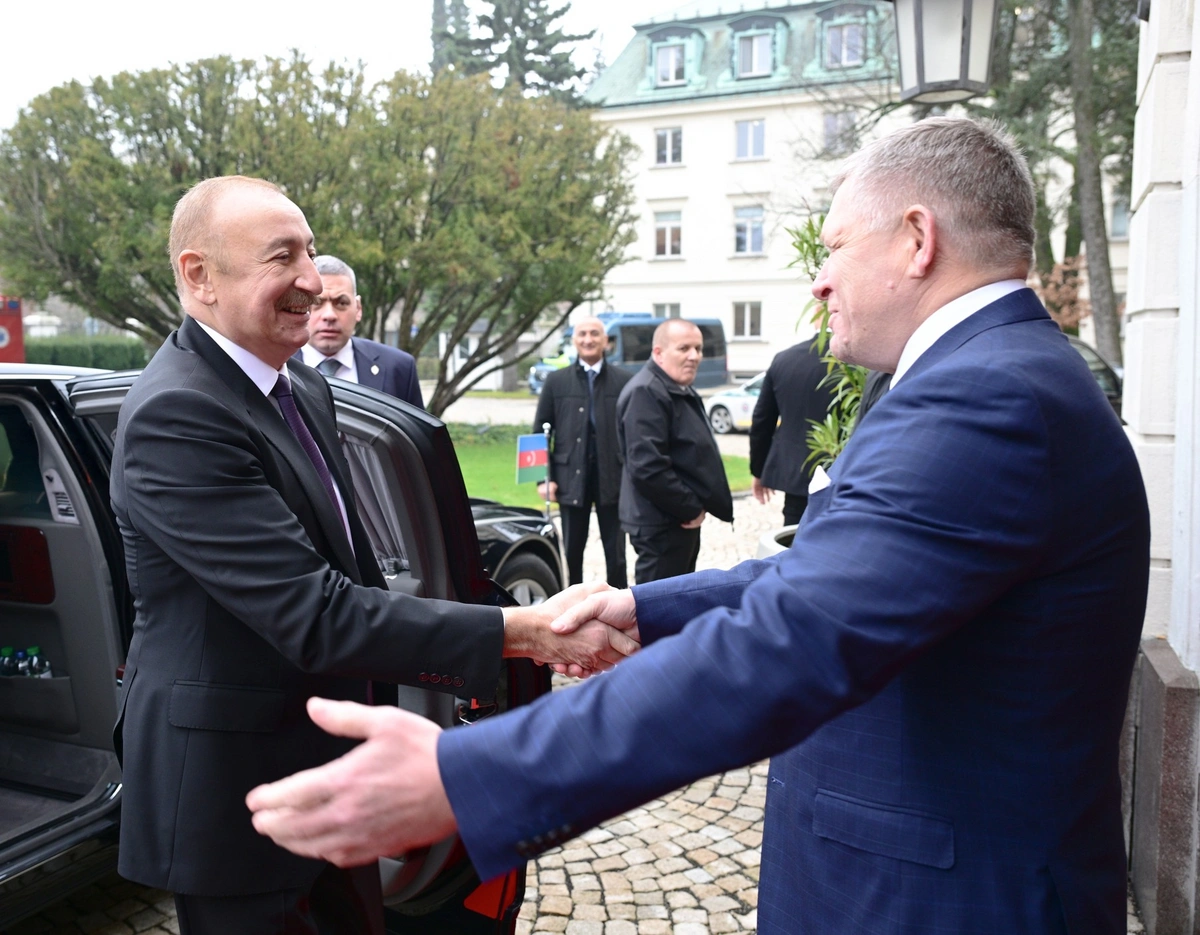 İlham Əliyevin Robert Fiko ilə təkbətək görüşü oldu (YENİLƏNİB)