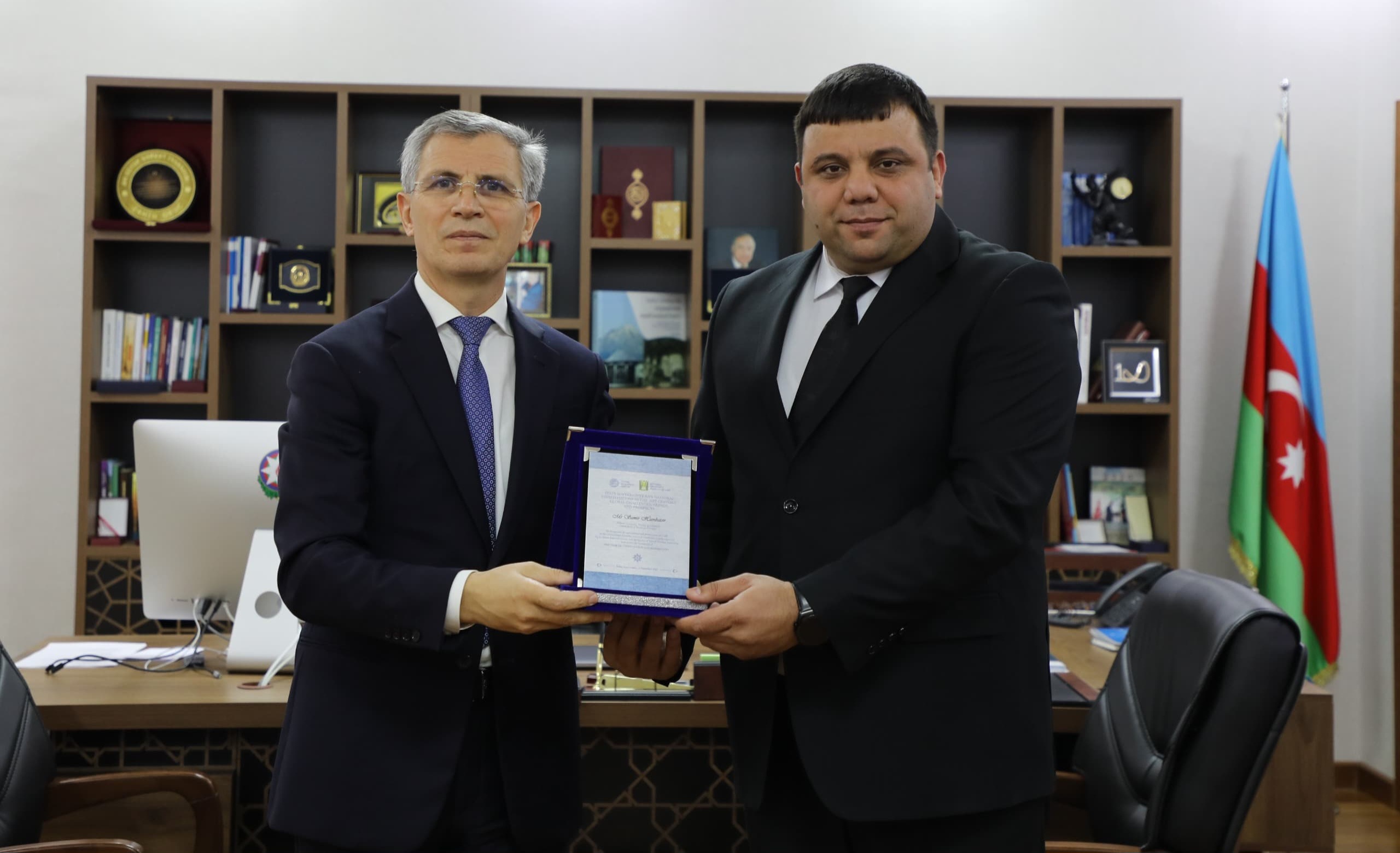 Samir Hümbətov mükafatlandırıldı