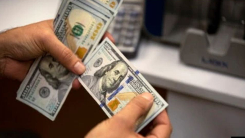 Xaricə 23 min dollar köçürdü, 4752 dollar cərimələndi