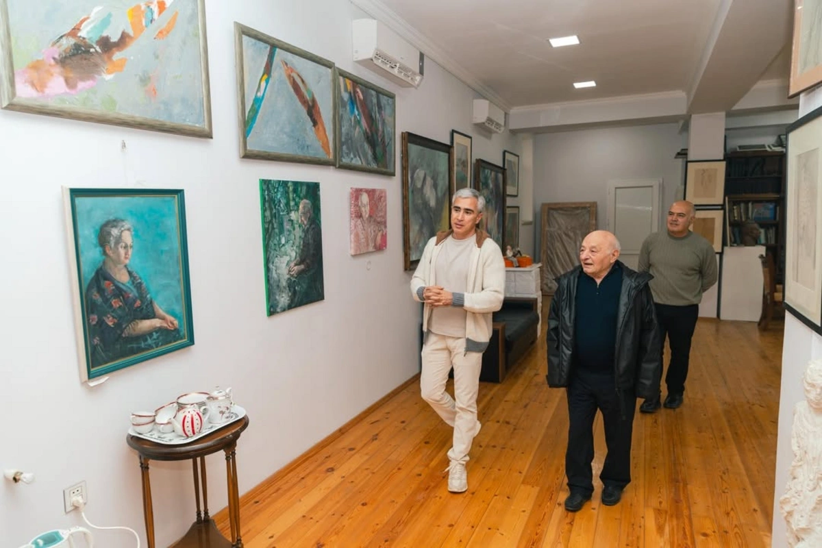 Anar Ələkbərov Ömər Eldarovu evində ziyarət etdi (FOTO)