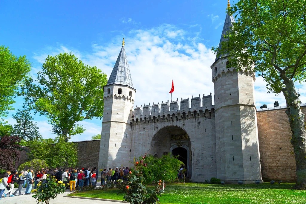 İstanbul: Dünya memarlığının əsrarəngiz inciləri (FOTO)