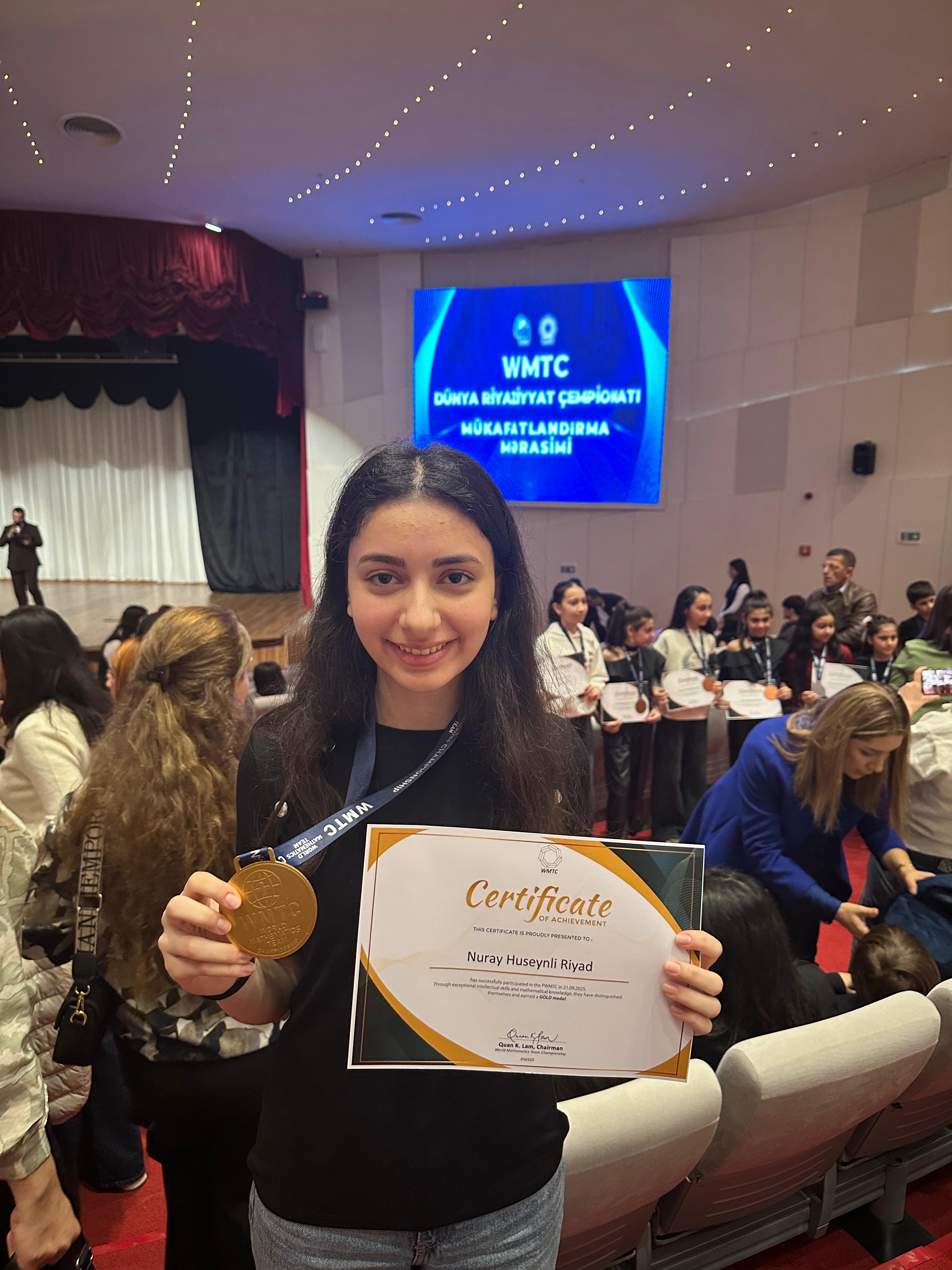 Dünya Riyaziyyat Olimpiadasının azərbaycanlı qalibini siz də tanıyın (FOTO)