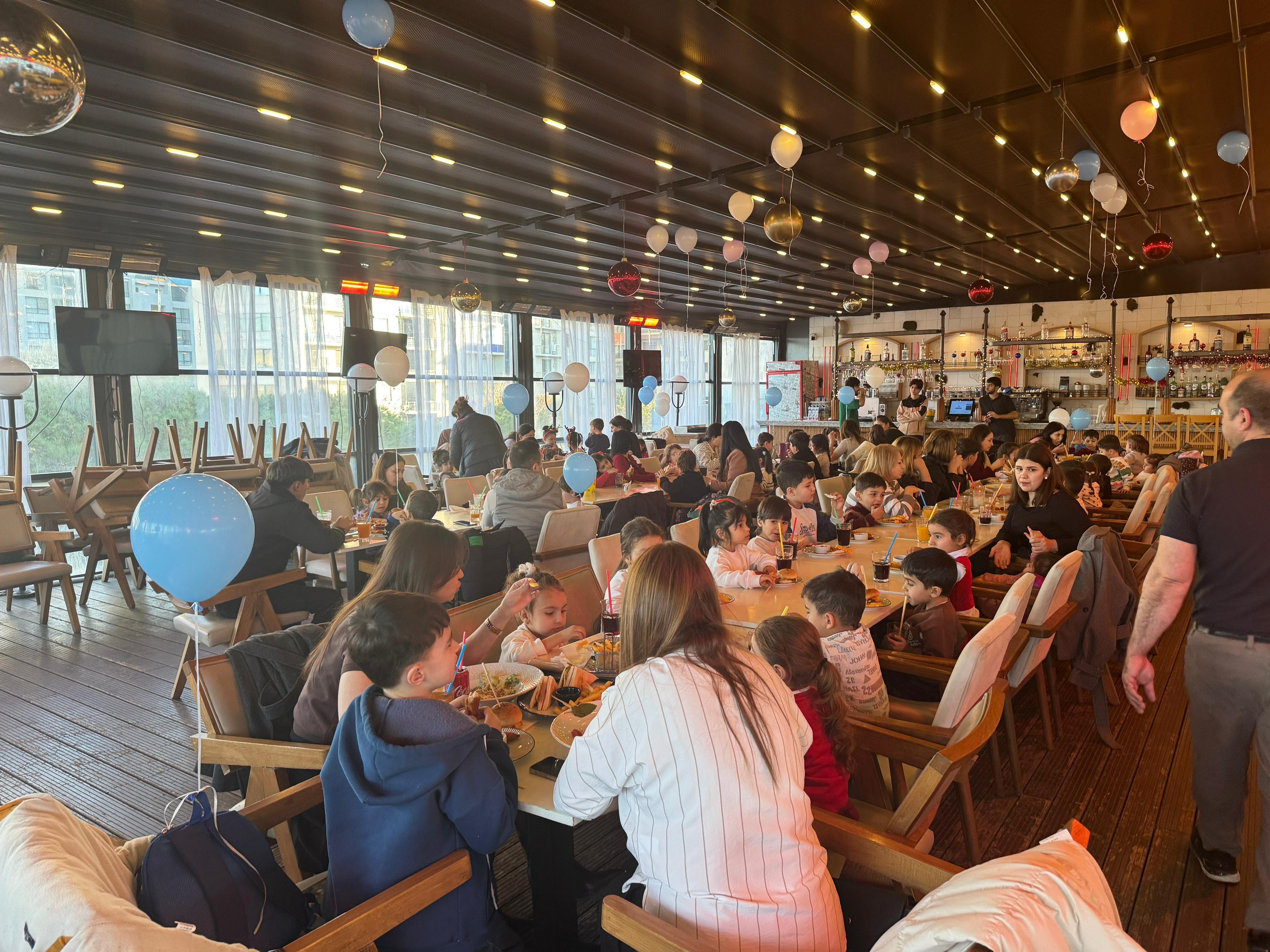 Leyla Əliyevanın təşəbbüsü ilə Bakı Zooloji Parkında uşaqlar üçün bayram tədbiri təşkil olunub