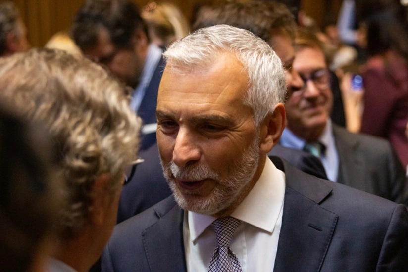 Avropa Komissiyasının fırıldaqçılıqda adı hallanan məmuru təqaüdə çıxdı