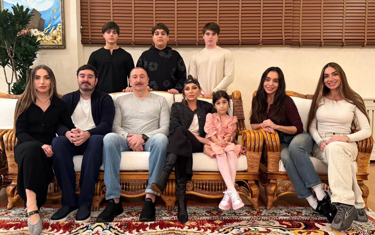 Prezidentin ad günündən ailə fotosu