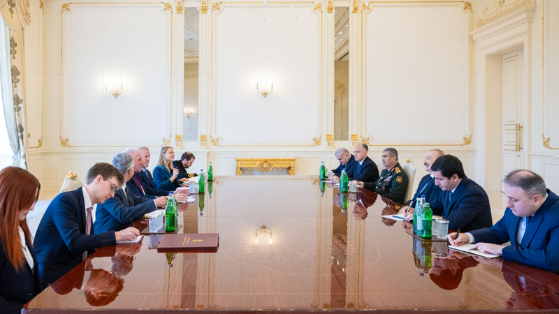 Prezident Birləşmiş Krallığın müdafiə üzrə dövlət nazirini qəbul etdi (FOTO)