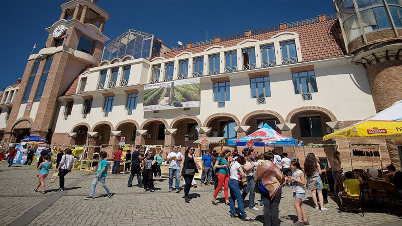 Gürcüstan turistlərdən məhrum ola bilər: Yeni qanun hansı məhdudiyyətləri yaradır? (ŞƏRH)