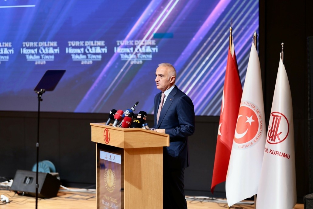 Xəzər Universiteti 4-cü Uluslararası Ad Bilimi Şölənində uğurla təmsil olundu