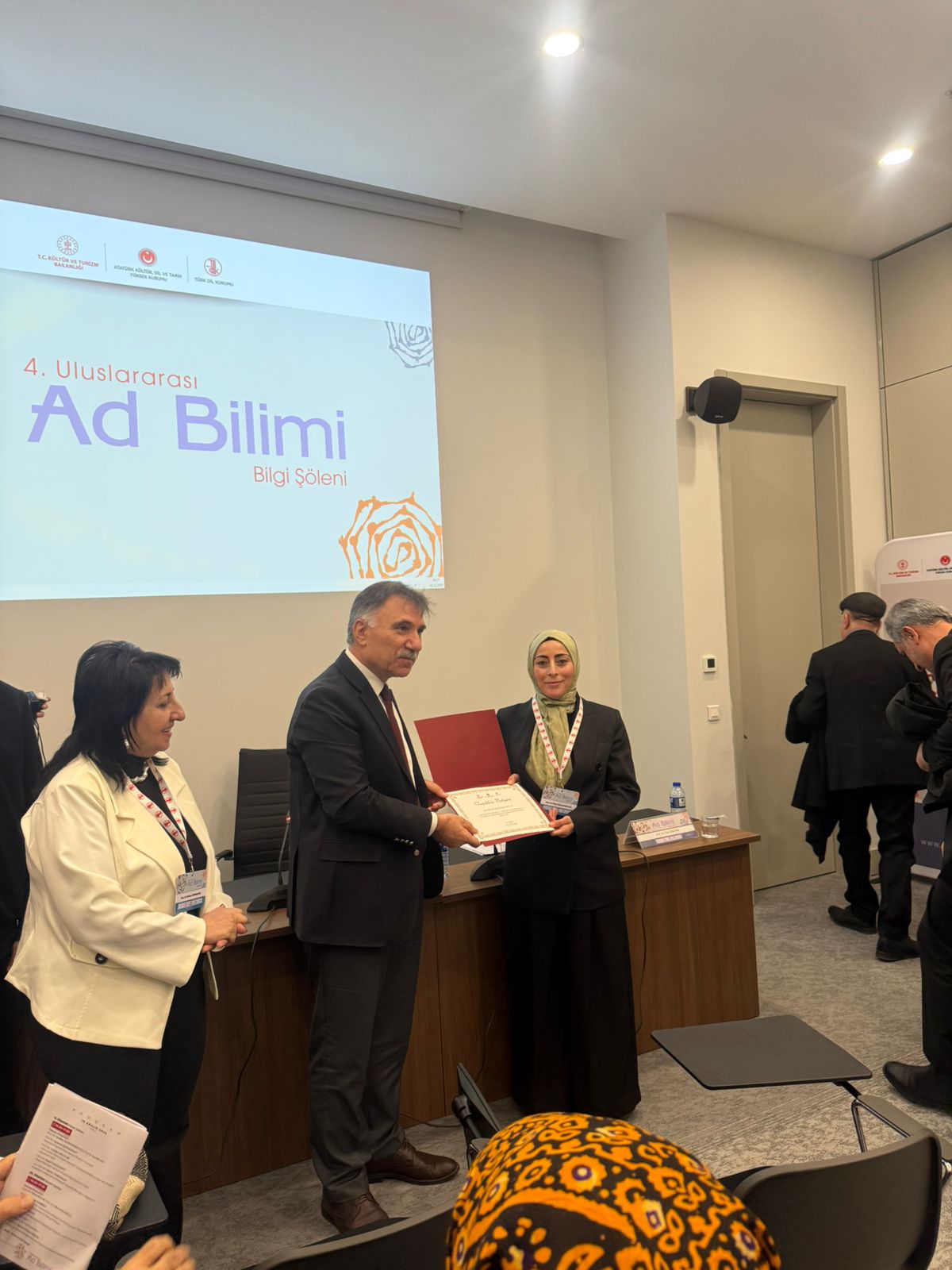 Xəzər Universiteti 4-cü Uluslararası Ad Bilimi Şölənində uğurla təmsil olundu