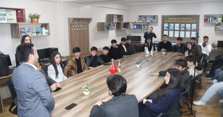“Gənclər danışır” layihəsi: Gənclər üçün yeni onlayn platforma istifadəyə verildi (FOTO)