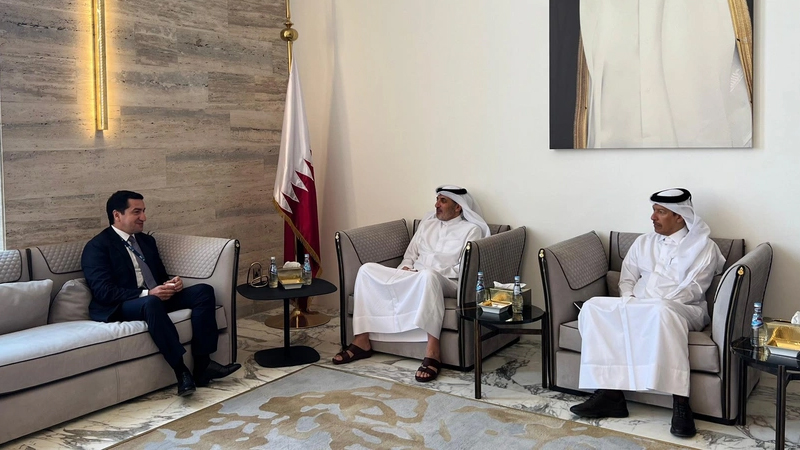 Azərbaycanla Qətər arasında əlaqələr müzakirə olundu