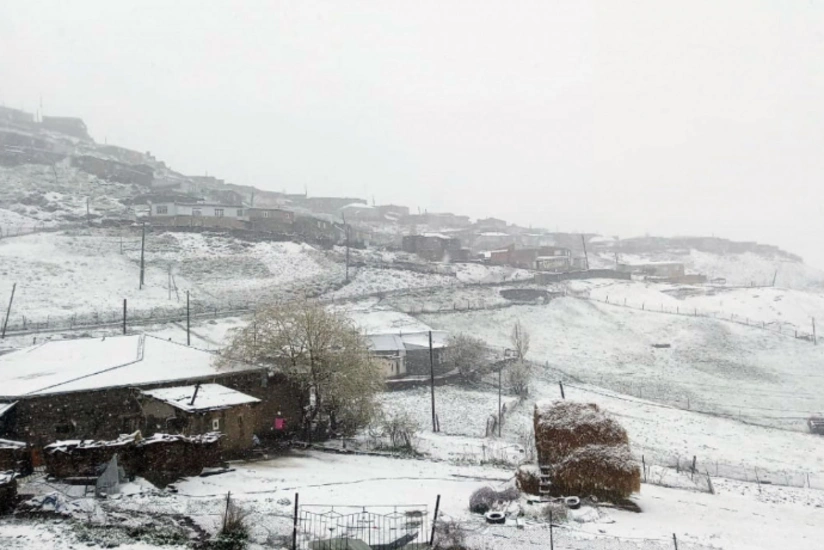 Bəzi yerlərdə qarın hündürlüyü 3 sm-ə çatıb - FAKTİKİ HAVA