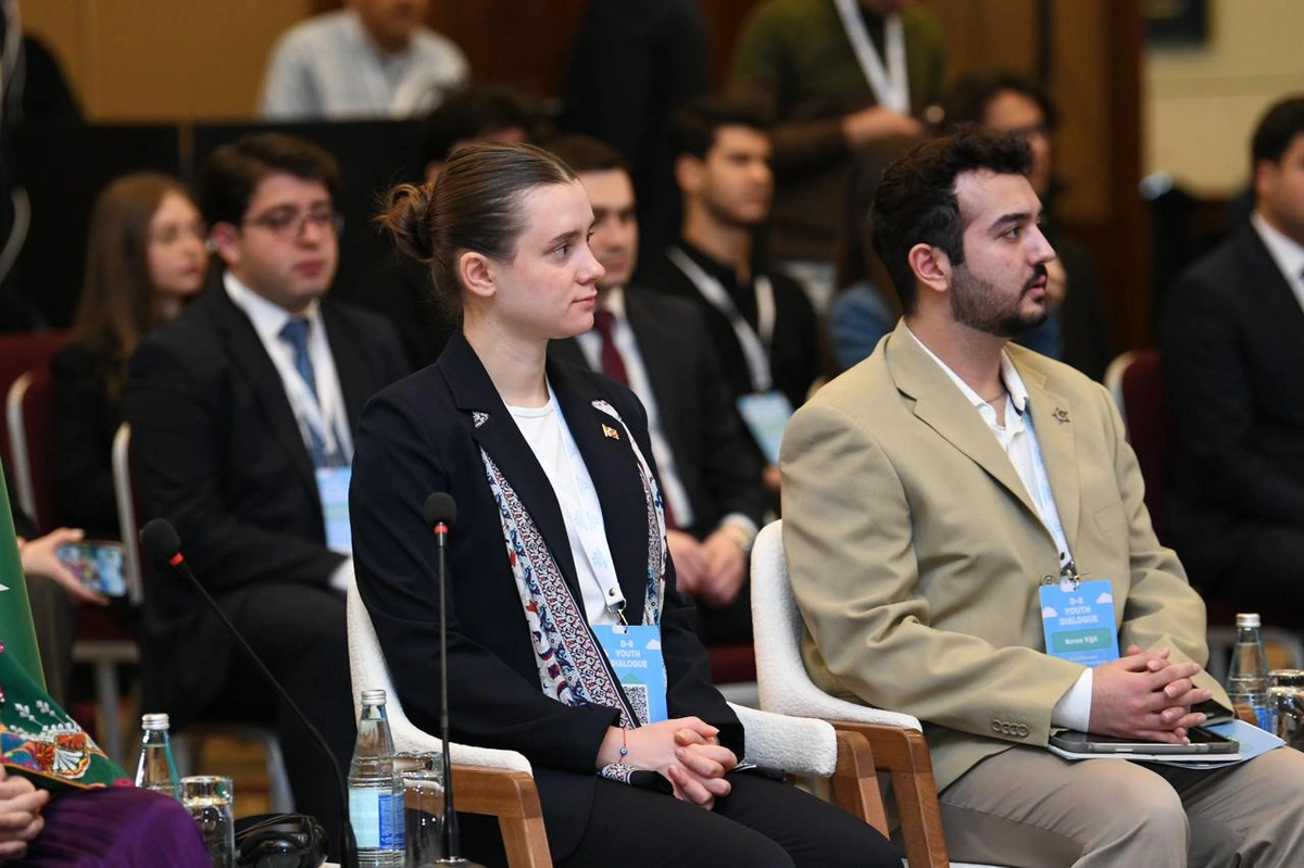 Bakıda ilk dəfə D-8 Gənclər Dialoqu keçirilir (FOTO)