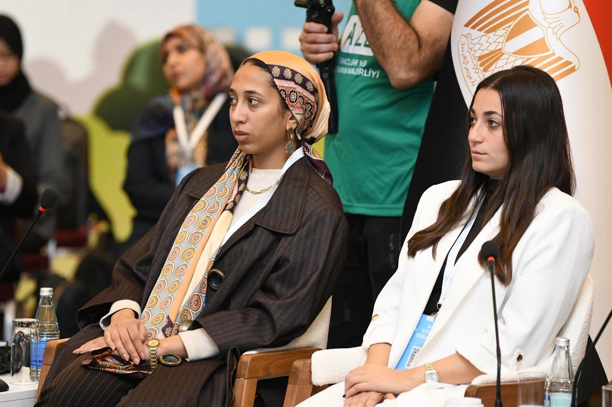 Bakıda ilk dəfə D-8 Gənclər Dialoqu keçirilir (FOTO)