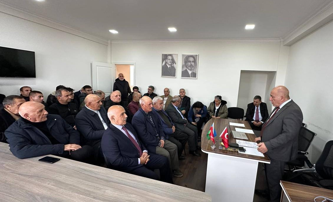 Pənah Hüseyn istefa verdi, Qiyas Sadıqov AXP sədri oldu (FOTO)
