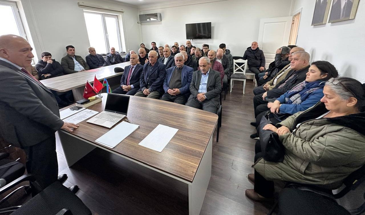 Pənah Hüseyn istefa verdi, Qiyas Sadıqov AXP sədri oldu (FOTO)