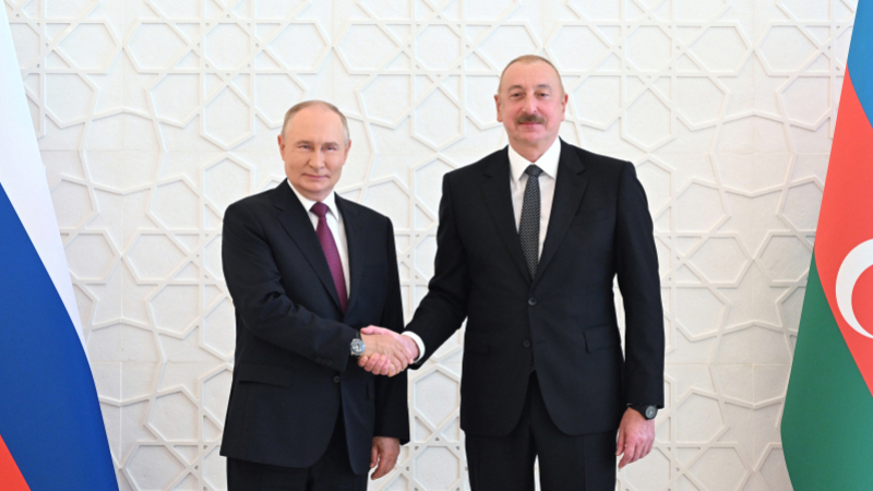 Vladimir Putin İlham Əliyevə zəng etdi (YENİLƏNİB)