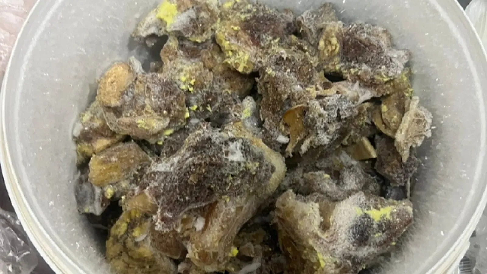 Bakıda şadlıq sarayında camış əti dana əti adı ilə təqdim edilib (FOTO)