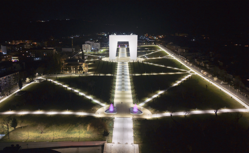 Xankəndidə Zəfər parkının, Ağdamda yaşayış kompleksinin açılışı oldu (YENİLƏNİB)