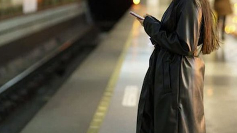 Bakı metrosunda qadının bədəninə toxundu - Həbs olundu