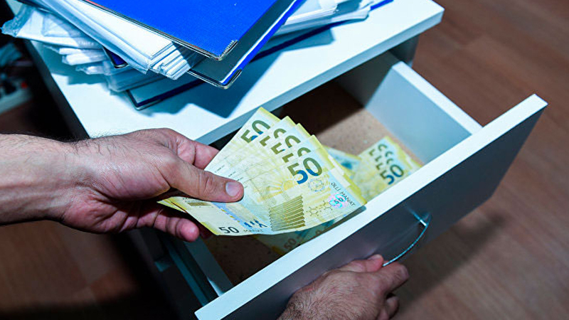 26 min manatlıq mənimsəmədə təqsirləndirilən direktor cəzalandırıldı