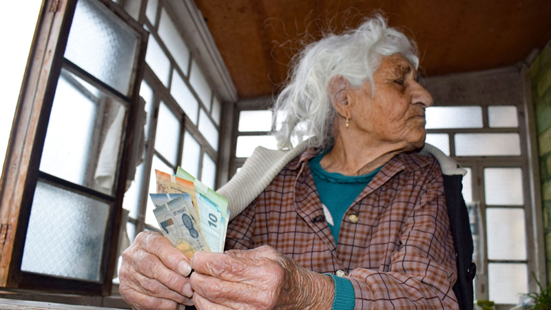 Maaşlar 9.5 faiz artdı: Pensiyalar nə qədər artırılacaq? - Deputat açıqladı