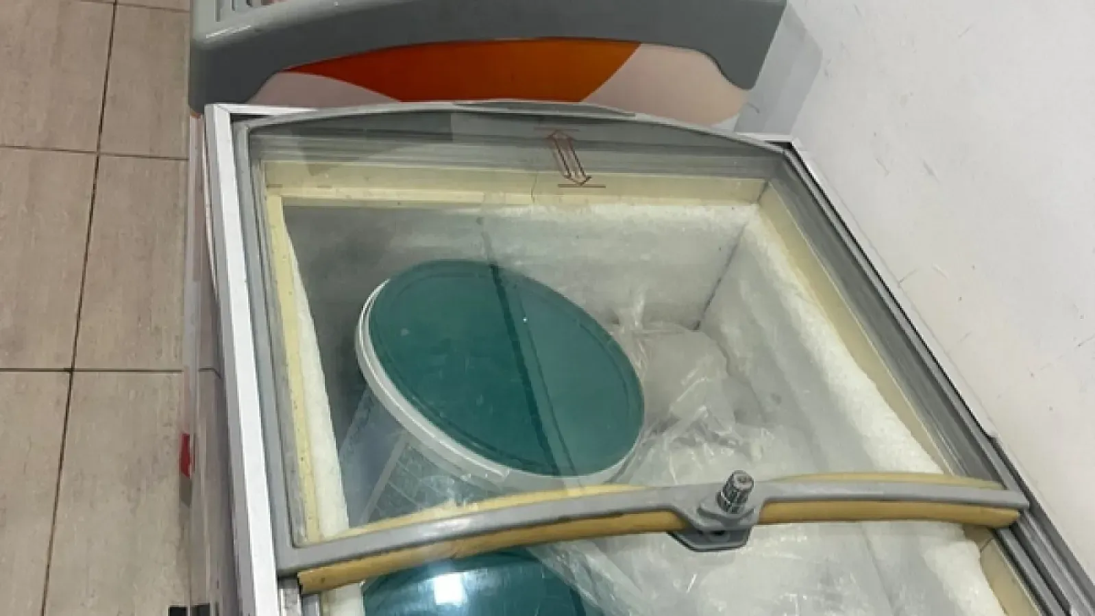 Bakıda şadlıq sarayında camış əti dana əti adı ilə təqdim edilib (FOTO)