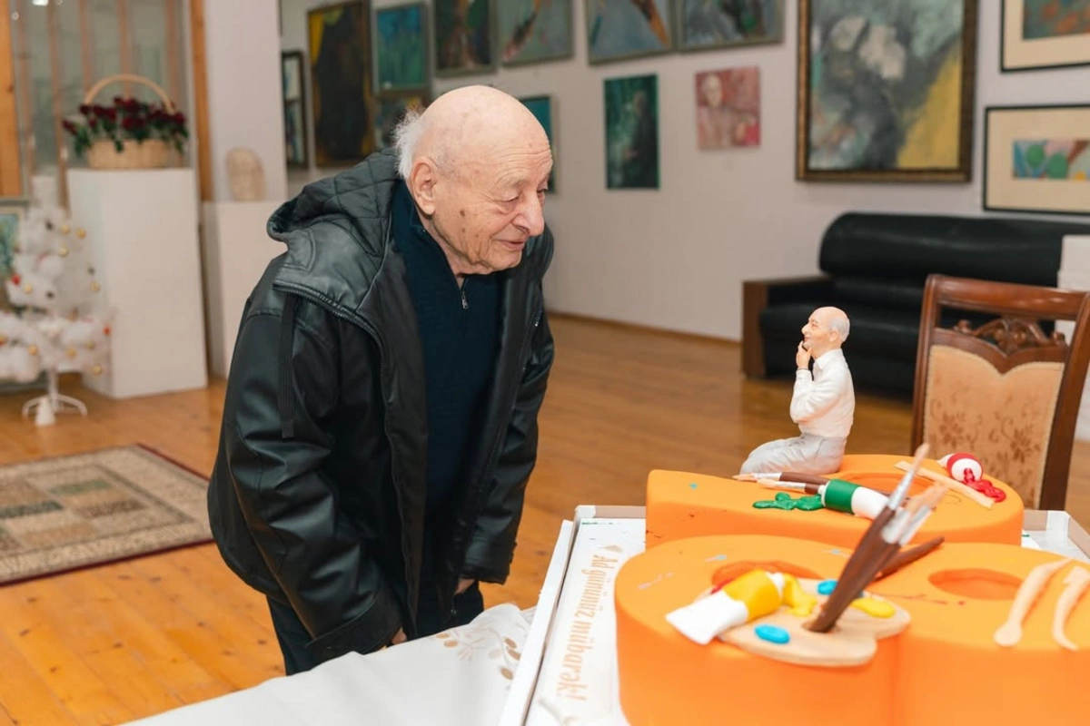 Anar Ələkbərov Ömər Eldarovu evində ziyarət etdi (FOTO)