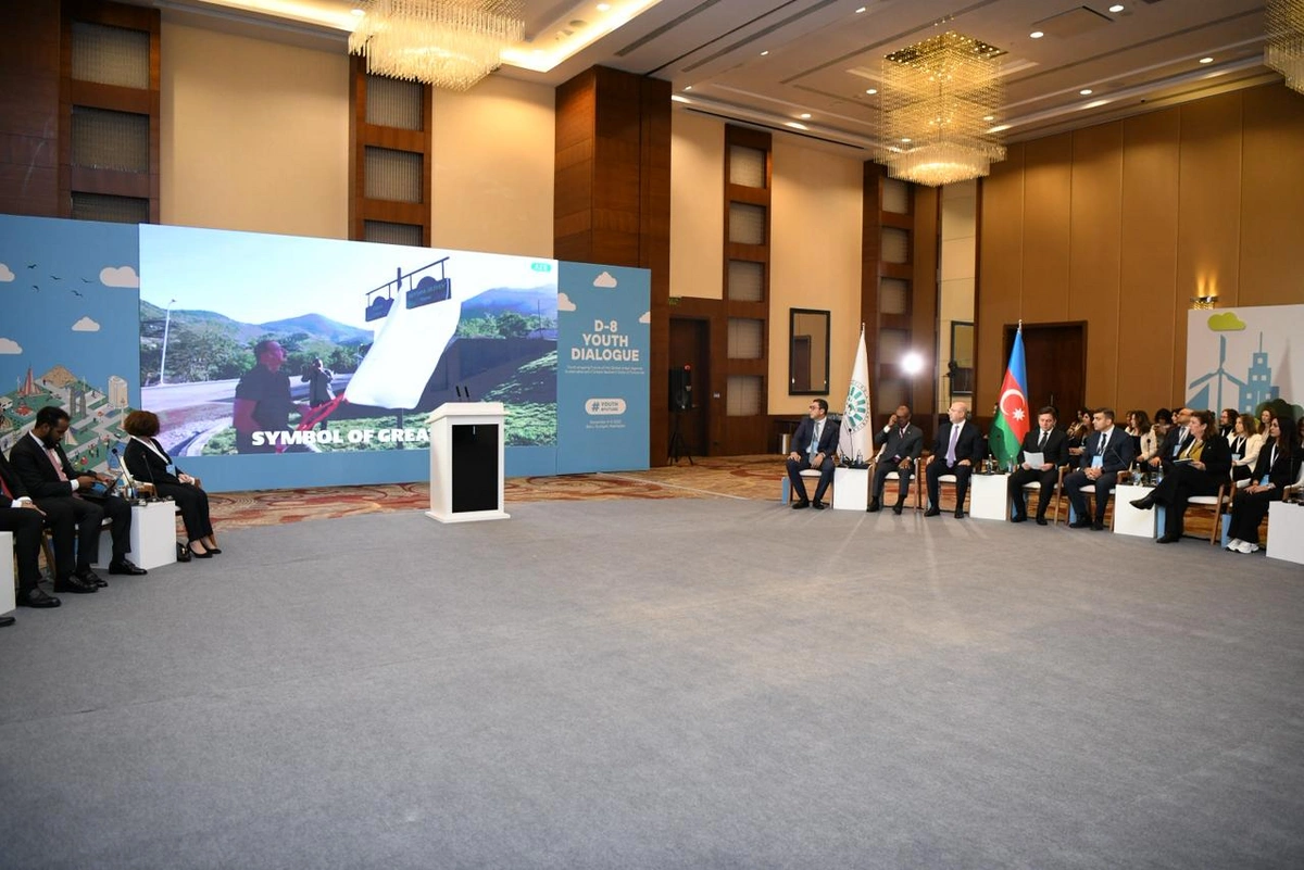 Bakıda ilk dəfə D-8 Gənclər Dialoqu keçirilir (FOTO)