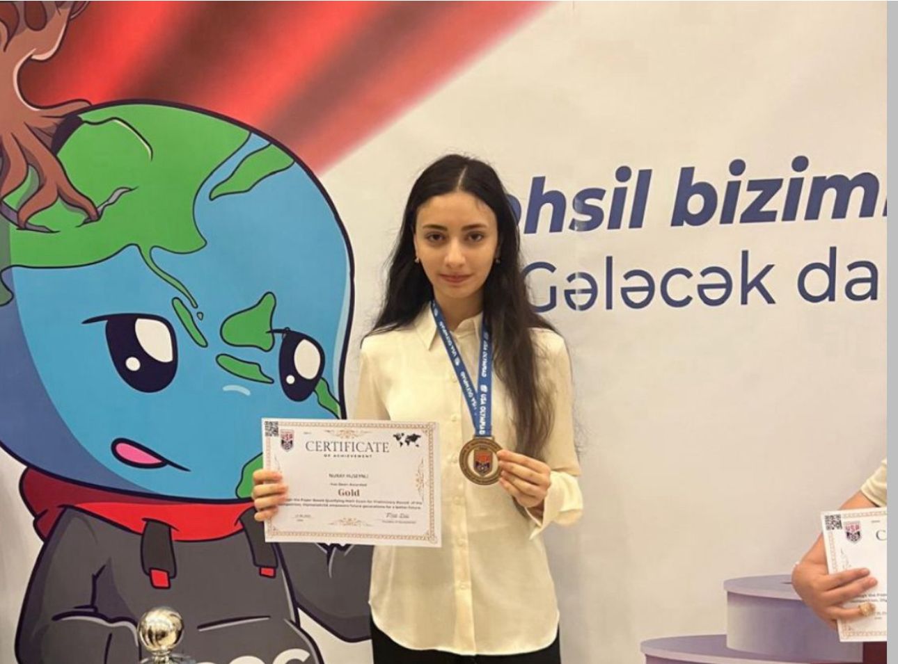 Dünya Riyaziyyat Olimpiadasının azərbaycanlı qalibini siz də tanıyın (FOTO)