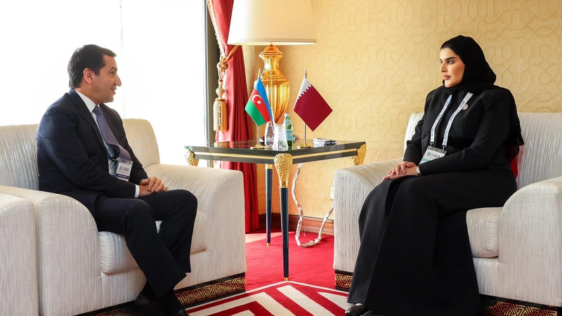 Hikmət Hacıyev Qətərin dövlət naziri ilə görüşdü