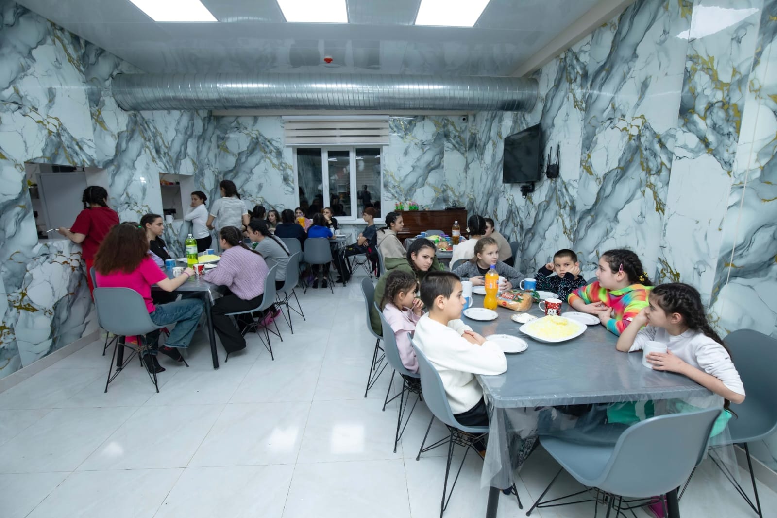 “OBA” marketlər şəbəkəsindən “Həmrəy olaq” xeyriyyə layihəsi (FOTO/VİDEO)