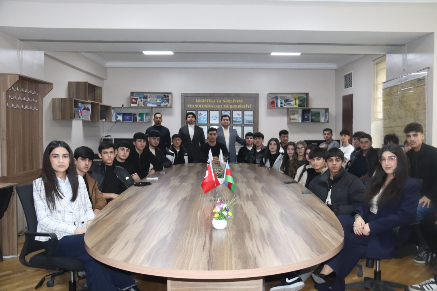 “Gənclər danışır” layihəsi: Gənclər üçün yeni onlayn platforma istifadəyə verildi (FOTO)