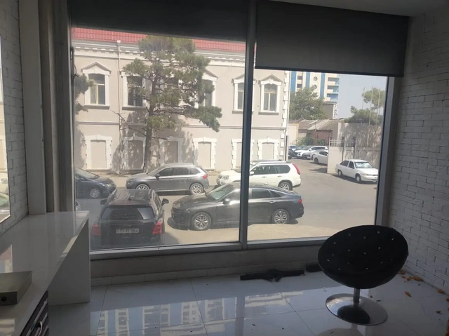 Bakıda 1,7 milyonluq əmlak hərraca çıxarıldı (FOTO)