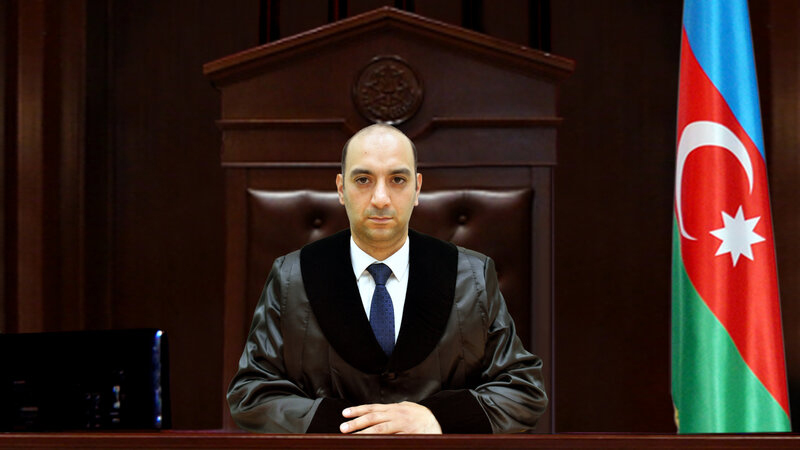 Azərbaycanda məhkəmədə hakim özü-özünə etiraz edib