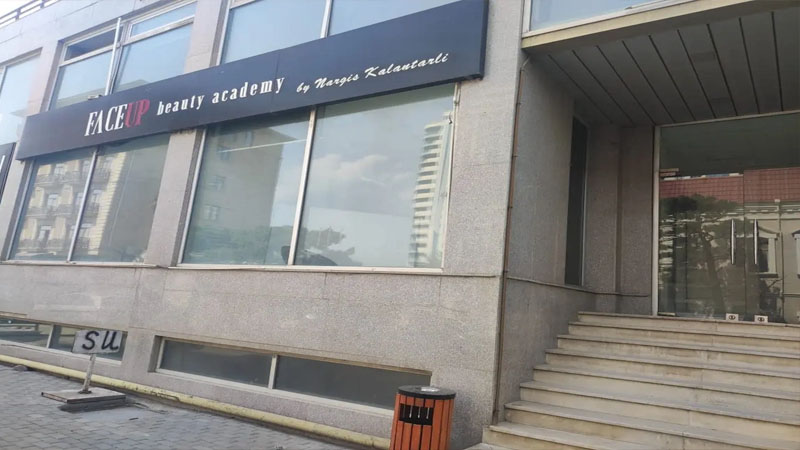 Bakıda 1,7 milyonluq əmlak hərraca çıxarıldı (FOTO)