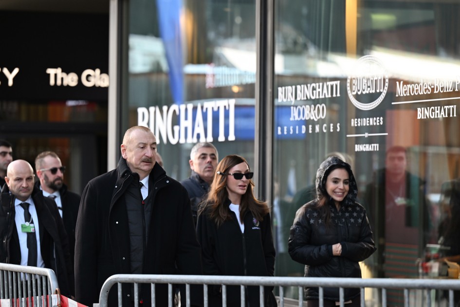 Prezident və ailə üzvləri panel iclasında (FOTOLAR)