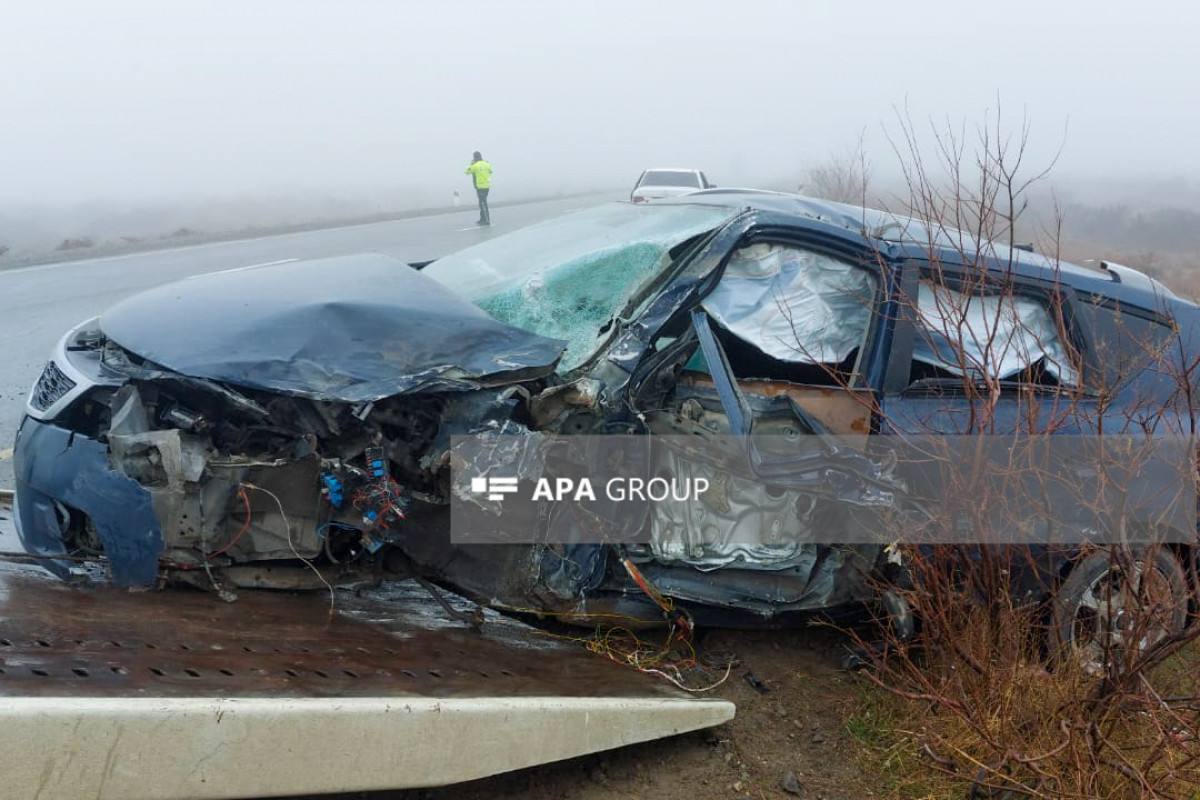 Hacıqabulda zəncirvari qəzada 5 nəfər xəsarət aldı (FOTO)