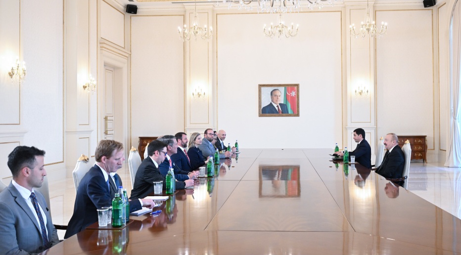 İlham Əliyev ABŞ nümayəndə heyətini qəbul etdi (FOTO)