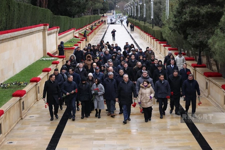 Dövlət və hökumət rəsmiləri Şəhidlər xiyabanını ziyarət ediblər (FOTO/YENİLƏNİB)