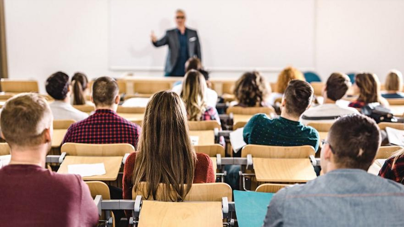 Ali məktəblərə muxtariyyət verilməsi müzakirə edilir (VİDEO)