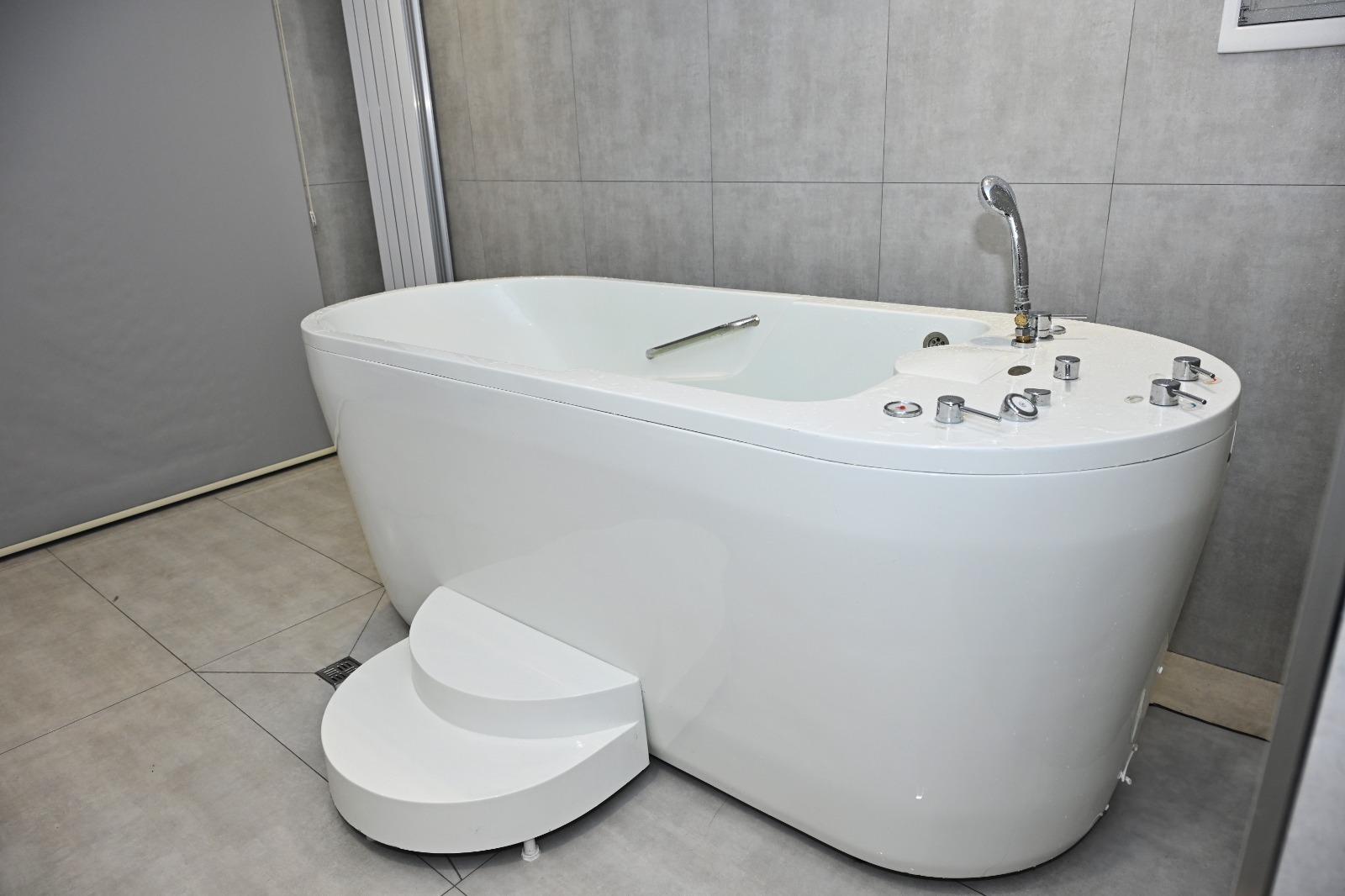 “Günəşli” sağlamlıq mərkəzində müalicə və istirahət şəraiti yaxşılaşdırıldı  (FOTO)