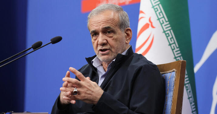 İran Prezidenti etirazçıların nümayəndələri ilə görüşdü